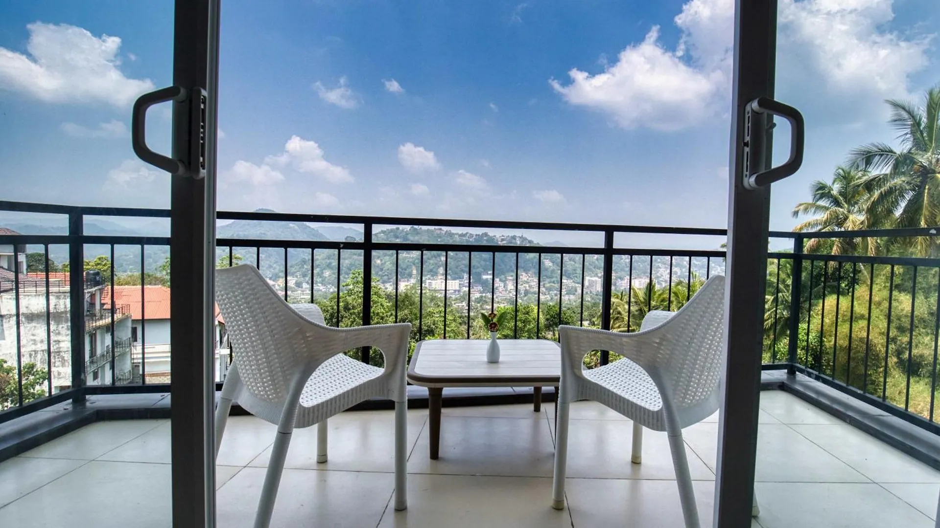 Orman Evi Amandara Hills Kandy Sri Lanka